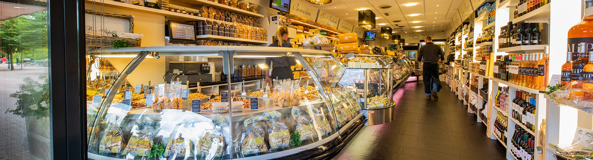 Kaas, vleeswaren, noten, wijnen, delicatessen